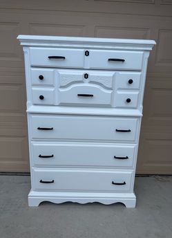 White 5 Drawers