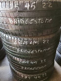 4 Used Tires 285 45 22 BRIDGESTONE  Thumbnail
