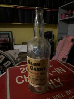 John Hopkins & Co. "Glen Garry" Finest Blended Scotch Whisky