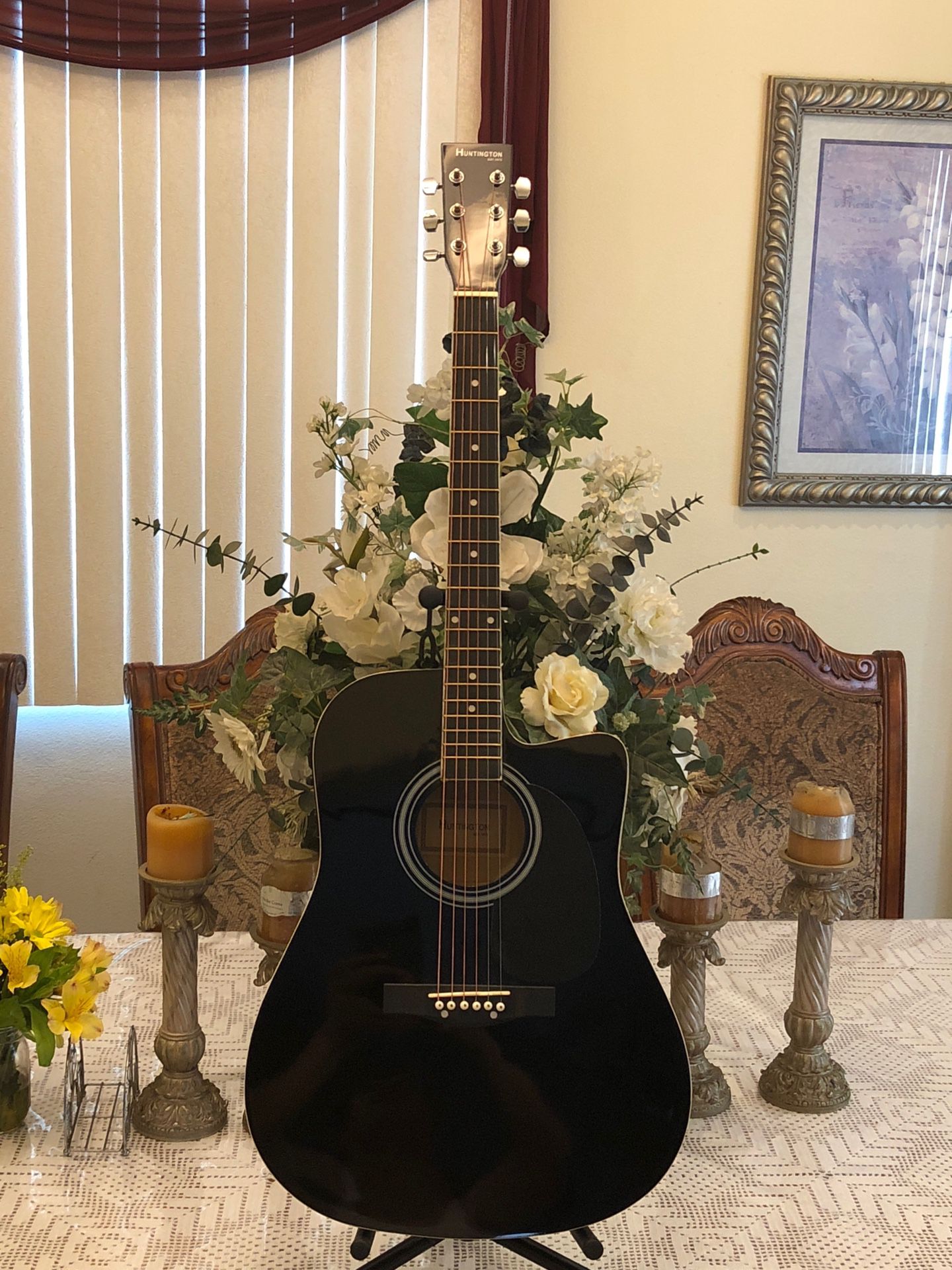 Huntington electric acoustic guitar with metal strings