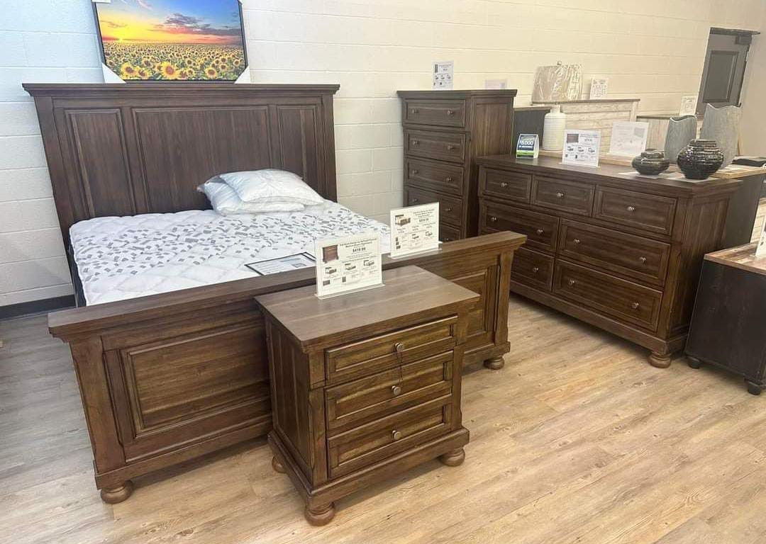 Ashley Brown Bedroom Set Queen or King Bed Dresser Nightstand Mirror Chest Options Flynnter