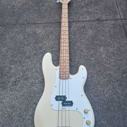 Fender Squier Standard Precision Bass 1992 cream

