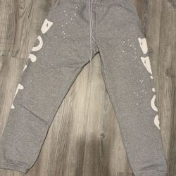 NEW Grey beluga sp5der sweatpants