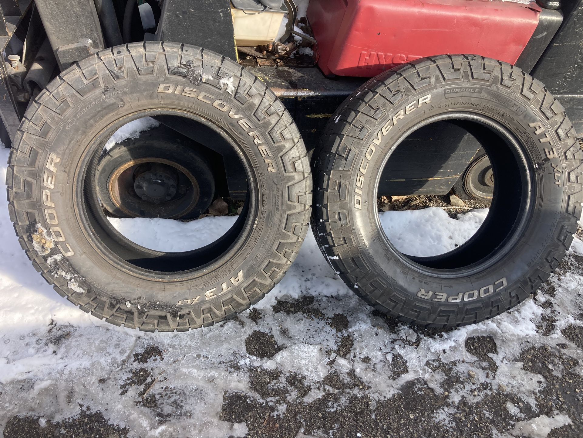 Lt 275-70-18 White Letter Tires
