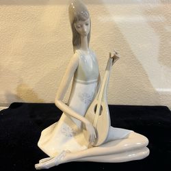 Vintage Lladró Figurine Girl Playing Mandolin – Spain Porcelain