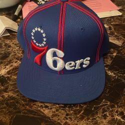 Snap back Hat