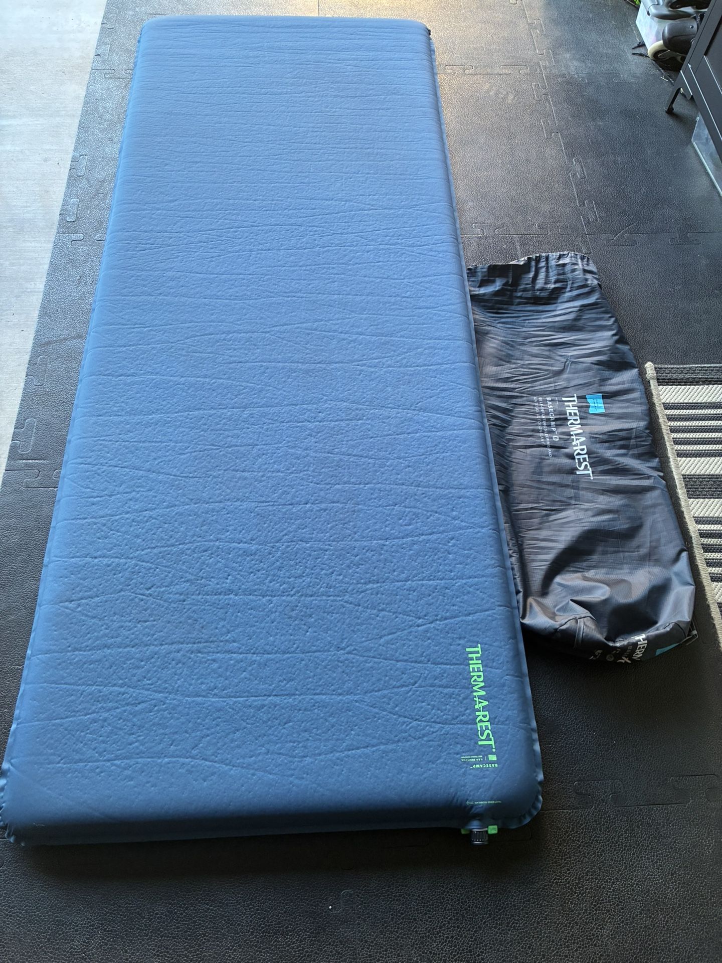 Thermarest Basecamp Self Inflating Sleeping PAD