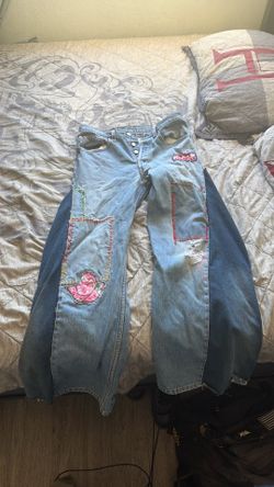 Levi’s patch jeans