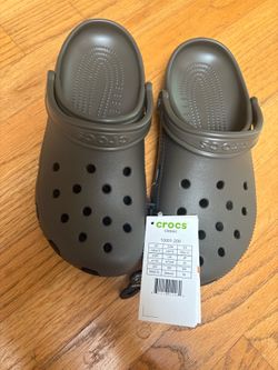 Brand new crocs size m8/w10