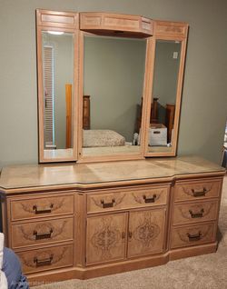 Solid Dresser with Tri-Fold Lighted Mirror
