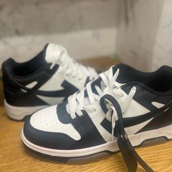 OFF-WHITE Out of Office OOO Low Tops (NO BOX)