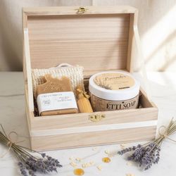 Goat Milk Spa Gift Set — Pumpkin Pecan Waffles & Cinnamon (Soap & Sugar Scrub)