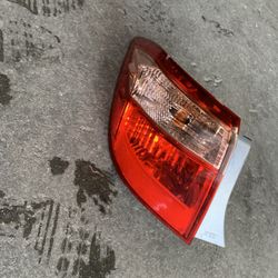 2017-2019 Toyota Corolla Left Tail Light