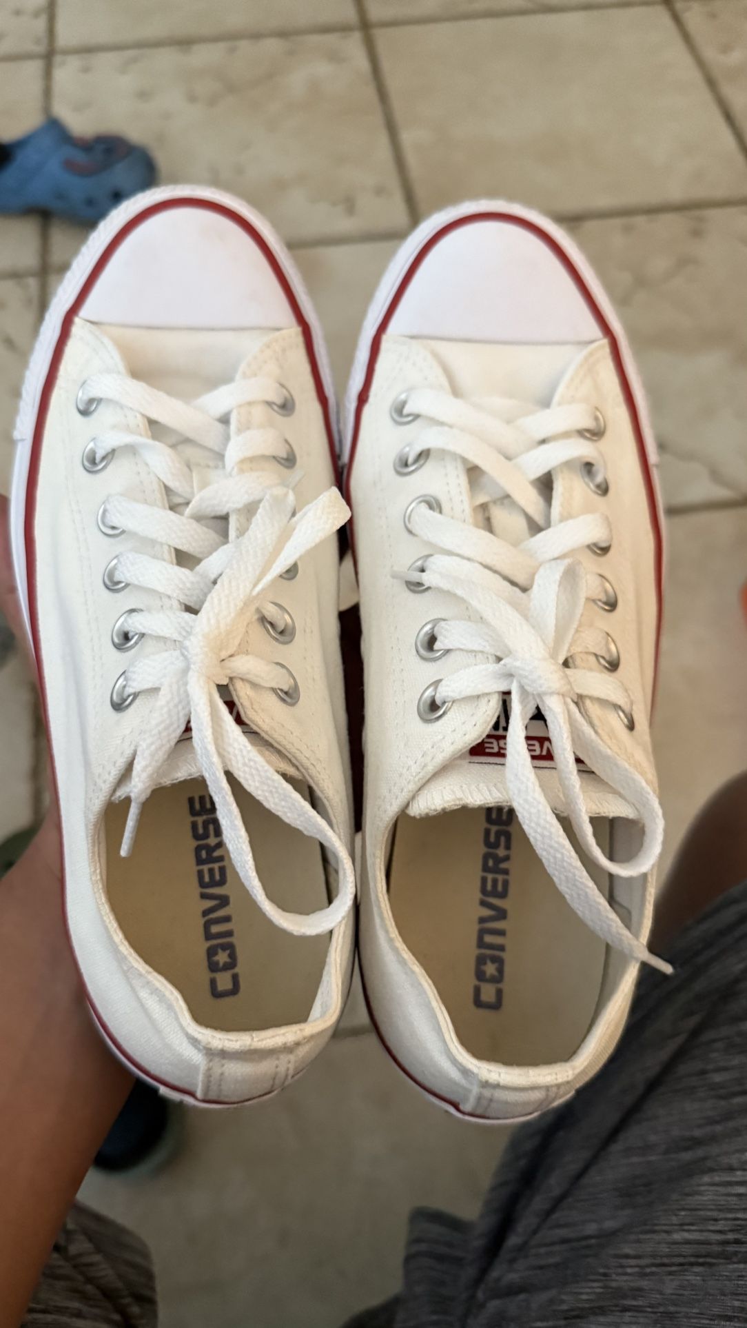White Converse Size 7.5 Women’s