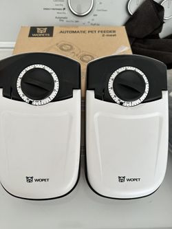 automatic pet feeder battery operated