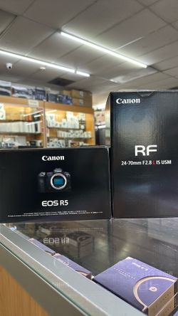 Canon EOS R5 and Canon RF 24-70mm Lens