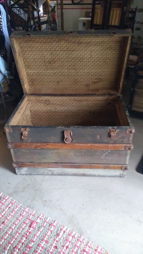 Flat Top Steamer Trunk Antique Vintage Flat Top Trunk Coffee Table Movie  Prop