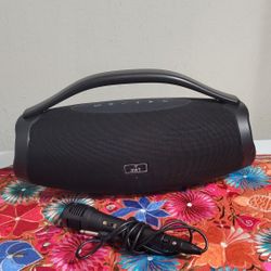 High Quality DWT Bluetooth Speaker with a Microphone