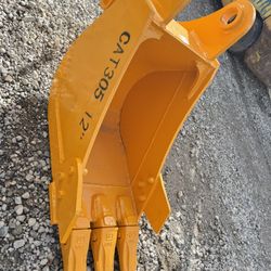 CAT 12” BUCKET