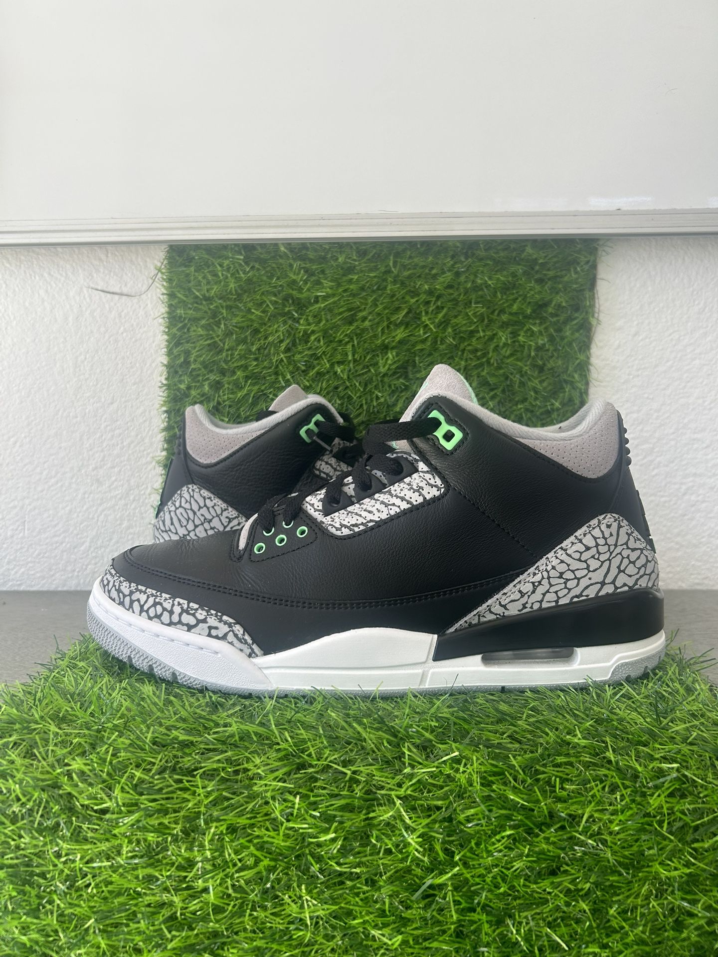 Jordan 3s