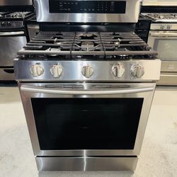 Samsung propane gas stove. Stainless steel. Includes a receipt for a 90-day warranty.