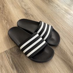Woman’s Size 7 Adidas Slides 