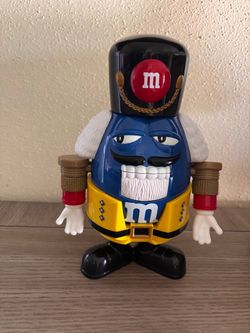 Excellent Christmas Gift - New M&M's Nutcracker Candy Dispenser Figure