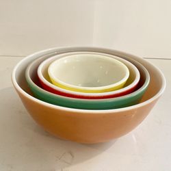 Vintage Pyrex Mixing Bowl Set 