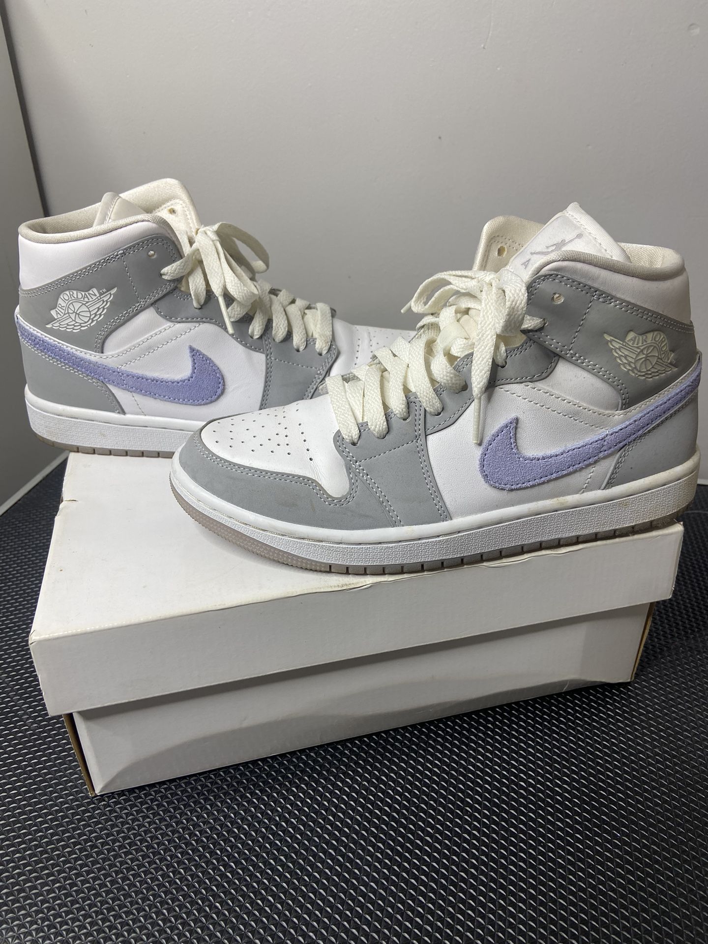 WOMENS JORDAN 1 MID “WOLF GREY”