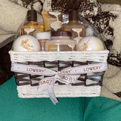 Brand New Vanilla Coconut Beauty Gift Set
