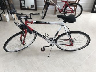 Giordano RS700 Hybrid Bike 54CM Red White Black for Sale in