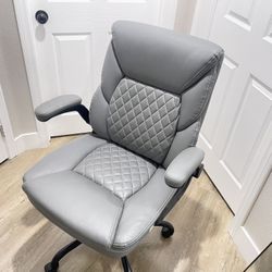 Desk chair 