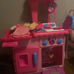 Mini Mouse Kitchen Set 