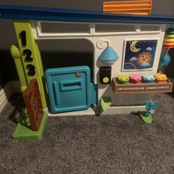 Playhouse-Fisher Price Learning 