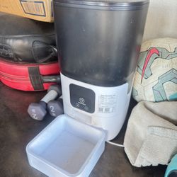 Automatic Dog Feeder 