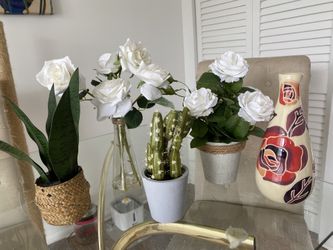 Decorative flower pots