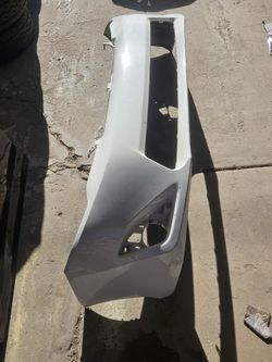 Toyota Camry front bumper Oem
