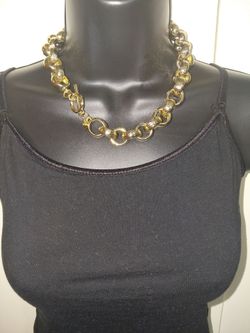 Faux gold, chunky short necklace