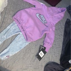 Brand New Nike Outfit Size 12 Months 