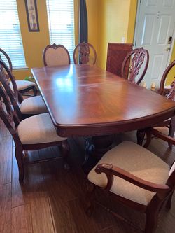 Dinning room table