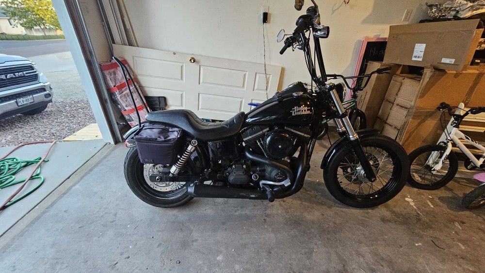 2016 Harley Davidson Dyna- Street Bob FXDB
