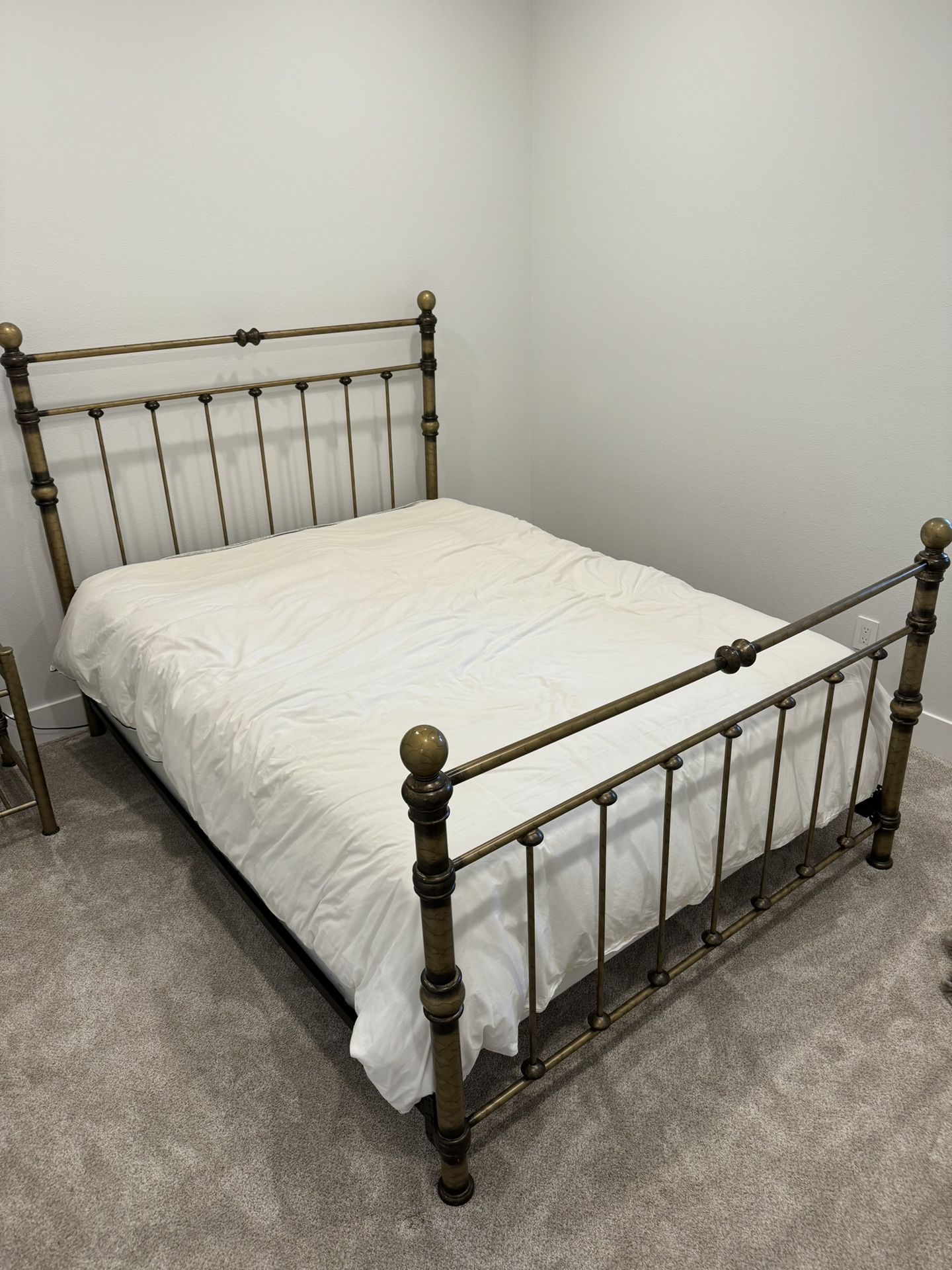 Queen Bed Set