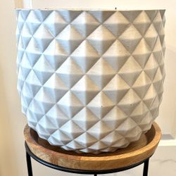 Weathered White pineapple planter