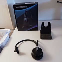 Yealink BH70 Mono Wireless Headset with Mic for Work, Bluetooth Headphone Teams Certified, up to 35h Talk Time, 91g Lightweight Comfort, USB-C to A
On