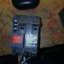 GE 220 Gfi  Type THQI