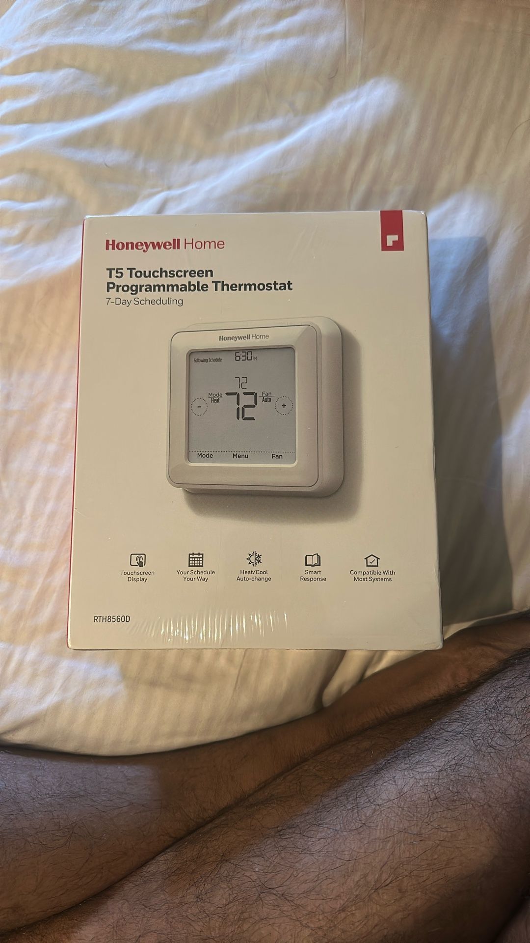 RTH8560D 7 Day Programmable Touchscreen Thermostat