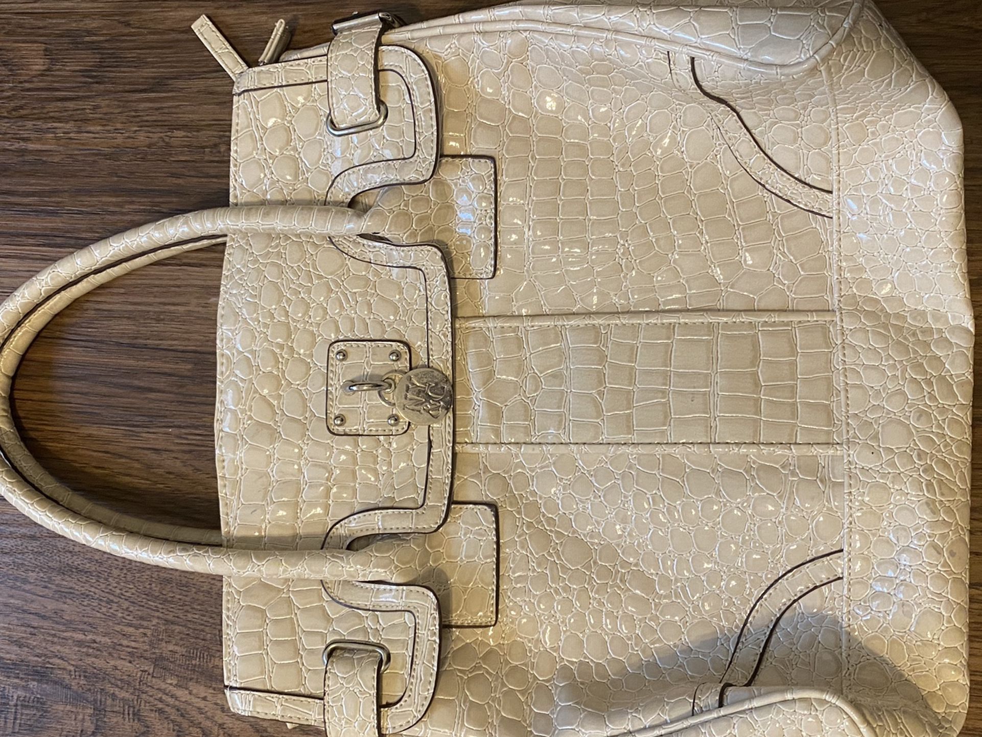 NY&Co Patent leather Purse