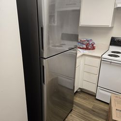 Stainless Steel Refrigerator – Great Condition