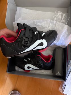 Women’s Pelaton bike shoe