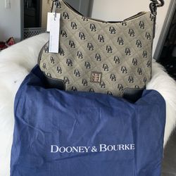Dooney & Bourke Bag 